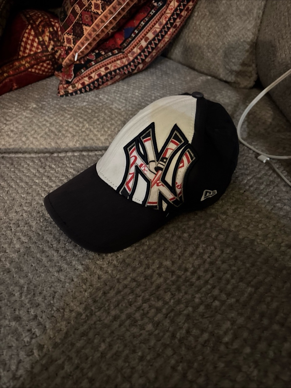New Era New York Yankees Hat M/L MLB Oversized Logo Black White Baseball Cap
